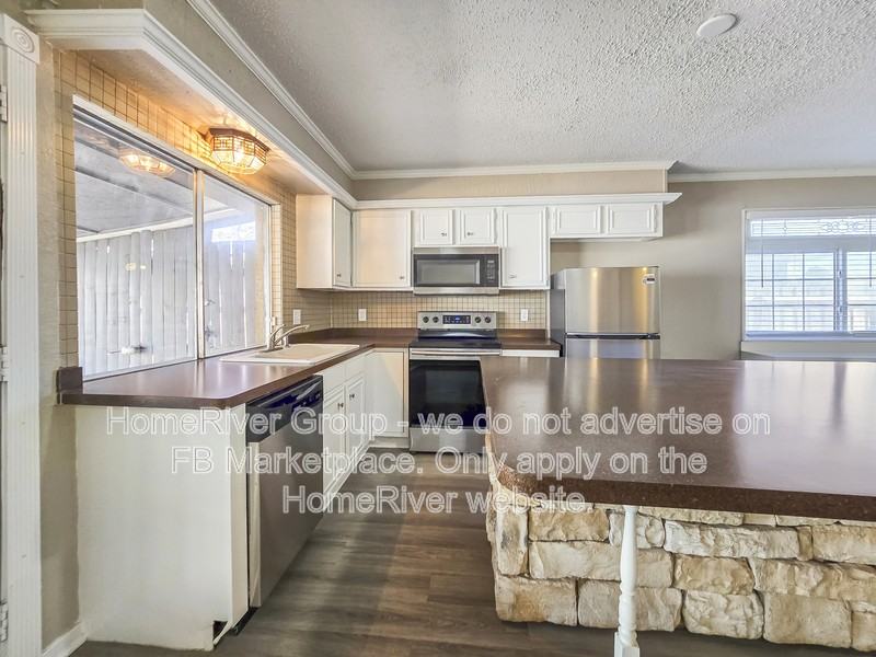 606 E Springdale Ln - Photo 4 of 20