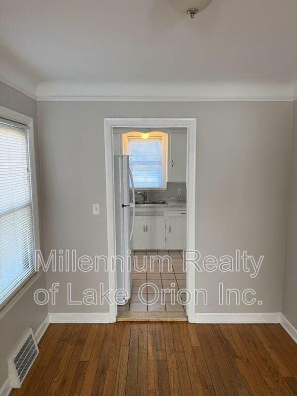 2800 Ellwood Ave - Photo 6 of 23