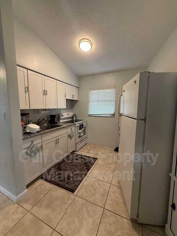 1949 Forked Creek Dr - Photo 7 of 17