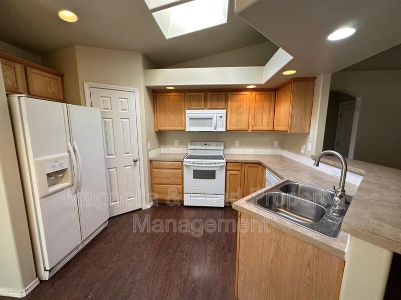 16538 Sadie Ave - Photo 2 of 14