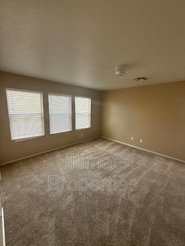 8214 W Purdue Ave - Photo 5 of 9