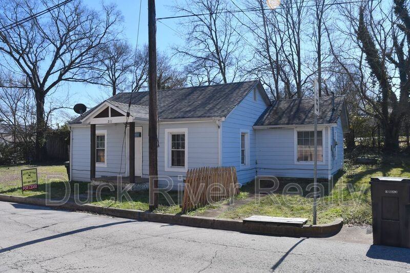 211 W 10th St - Photo 2 of 17