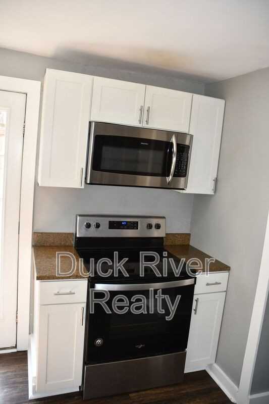 211 W 10th St - Photo 6 of 17