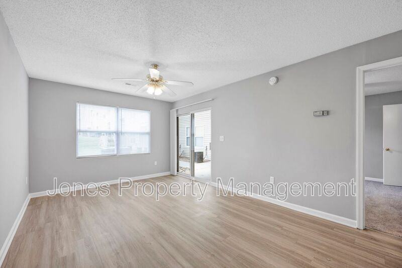 303 Country Club Dr Ne Apt I - Photo 4 of 12