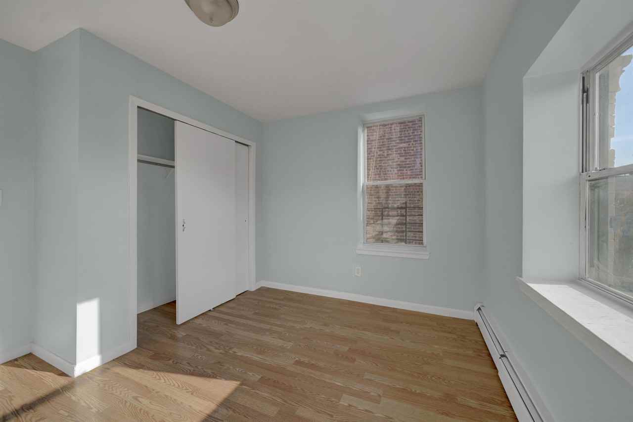 220 64th - Photo 6 of 21