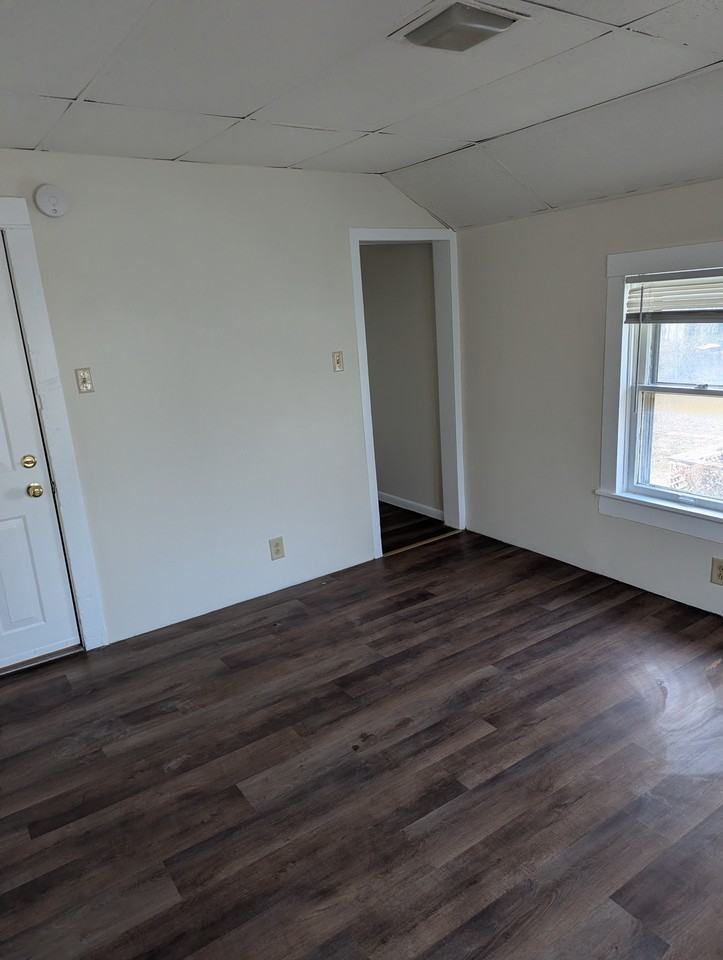 1013 West Church Street - Photo 2 of 9