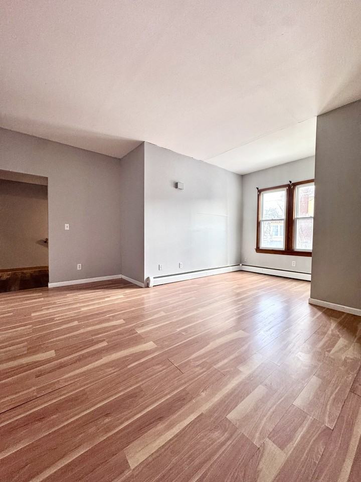 336 East Street - Photo 3 of 13