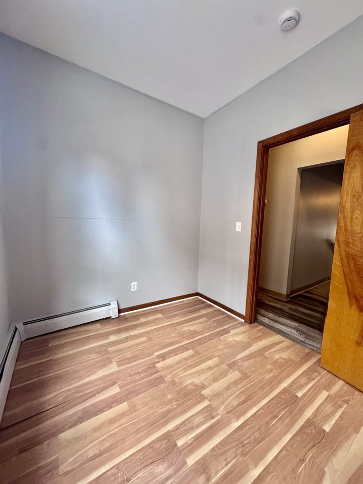 336 East Street - Photo 7 of 13