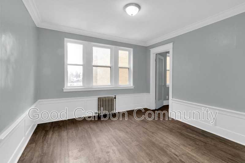 2809 Main St #4 - Photo 4 of 15