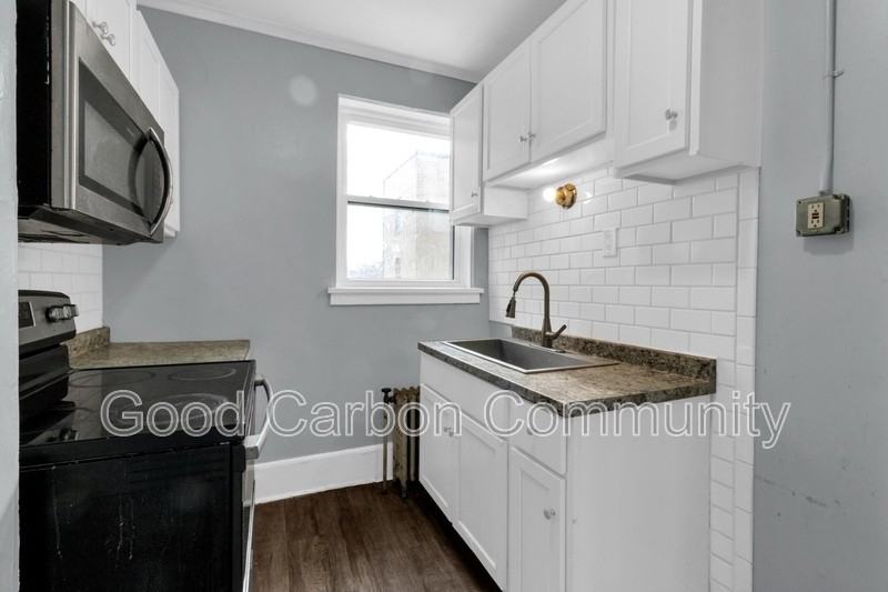 2809 Main St #4 - Photo 7 of 15