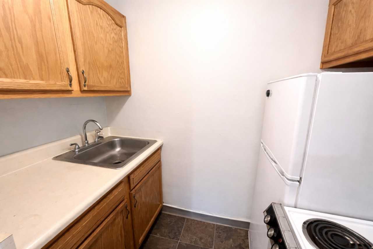 BARTLETT - 5559 -- 302 - Photo 5 of 25