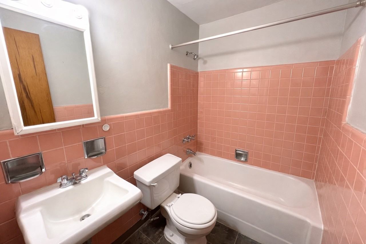 BARTLETT - 5559 -- 302 - Photo 6 of 25