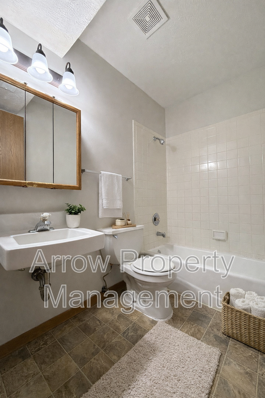 1421 D St - Photo 3 of 7