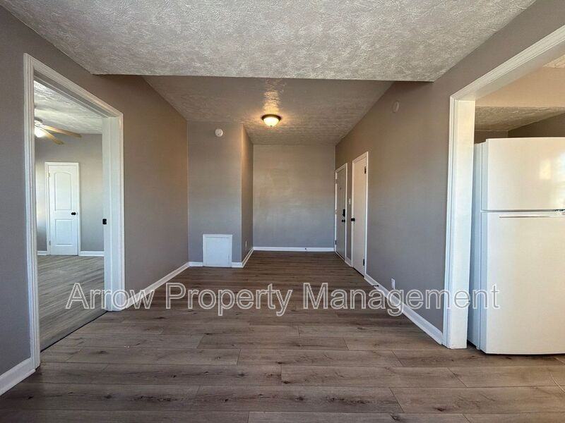 1645 E St #2 - Photo 3 of 9