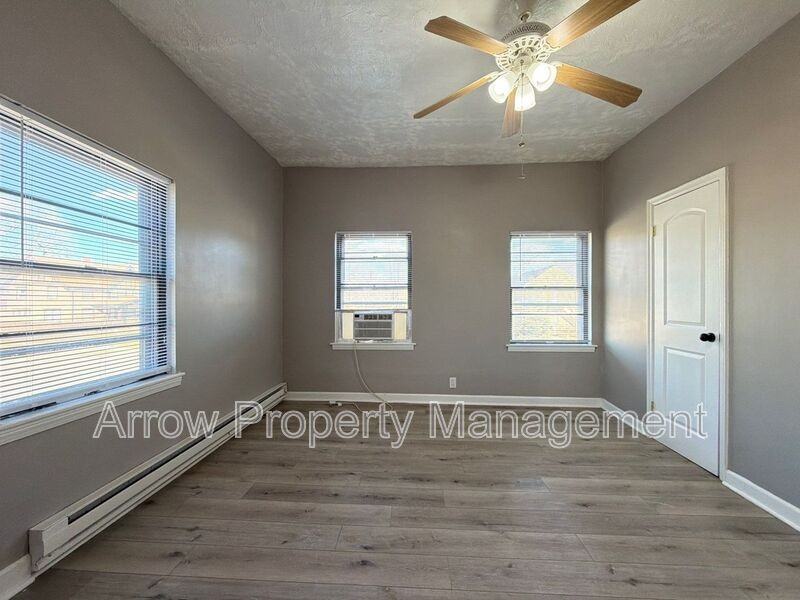 1645 E St #2 - Photo 6 of 9