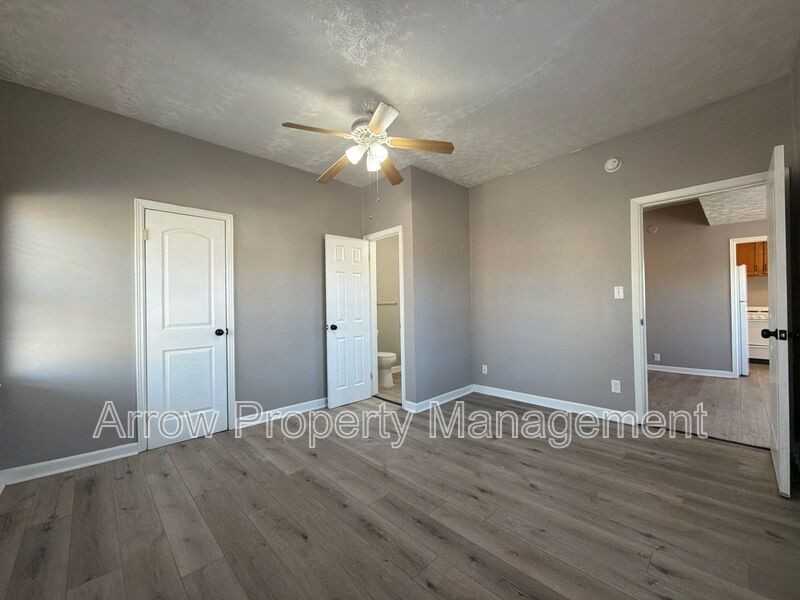 1645 E St #2 - Photo 7 of 9