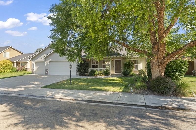 1770 W Bellagio Dr - Photo 3 of 35