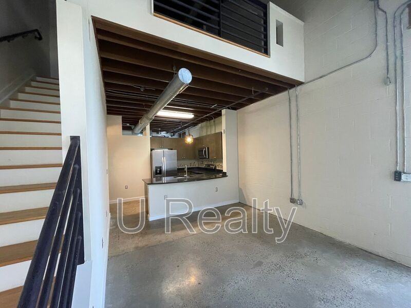 800 Academy St - Photo 2 of 10