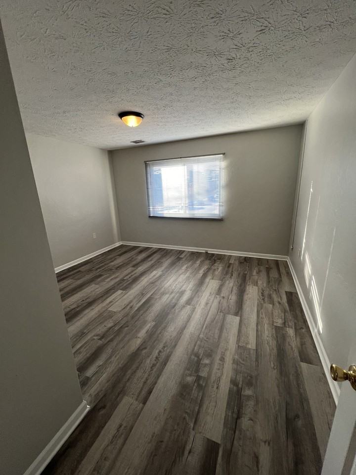 4909 Library Road - Photo 7 of 10