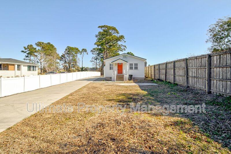 4631 Carolina Beach Rd - Photo 2 of 12