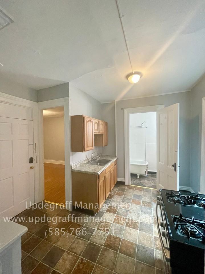 48 Rowley Street - Photo 6 of 12