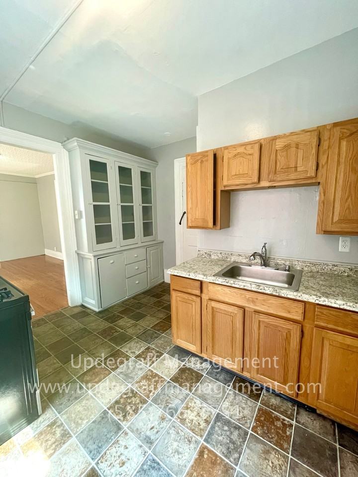 48 Rowley Street - Photo 7 of 12