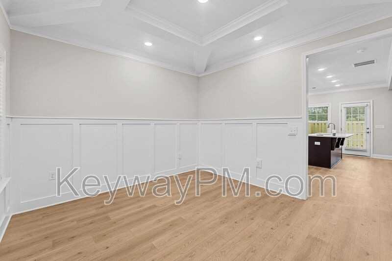 563 Yuma Ln - Photo 7 of 32