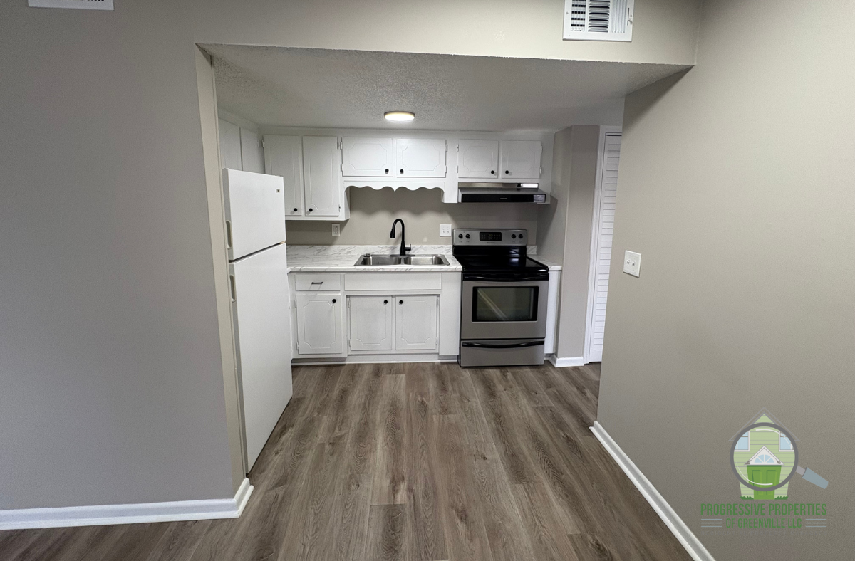 710 North Maple Street - Photo 4 of 13