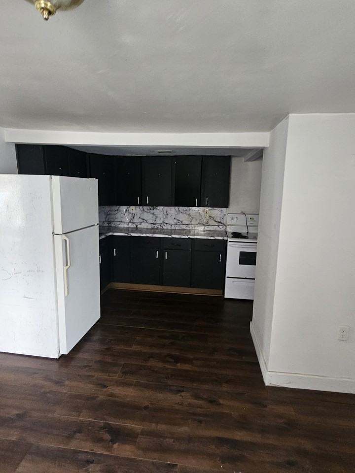 533-535 West Shawnee Avenue - Photo 5 of 13