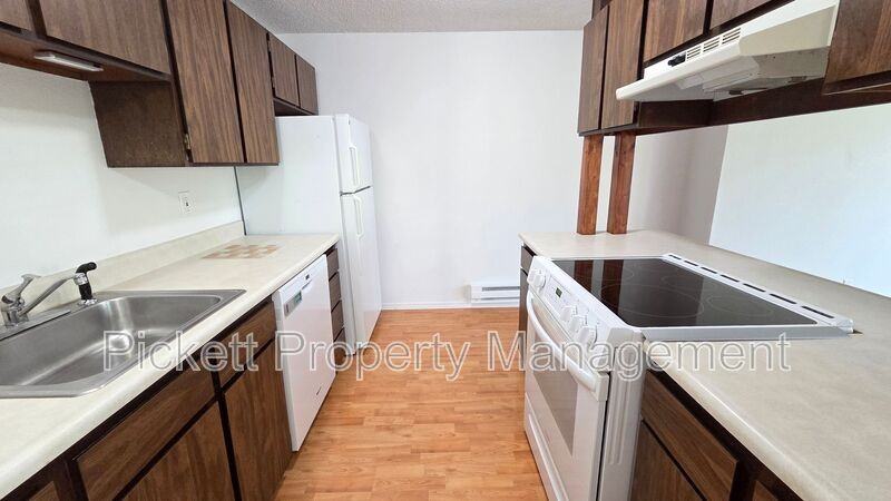 613 Wilbert Ave - Photo 3 of 24