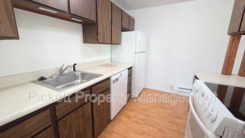 613 Wilbert Ave - Photo 4 of 24