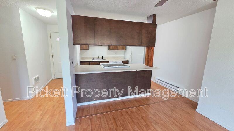 613 Wilbert Ave - Photo 6 of 24