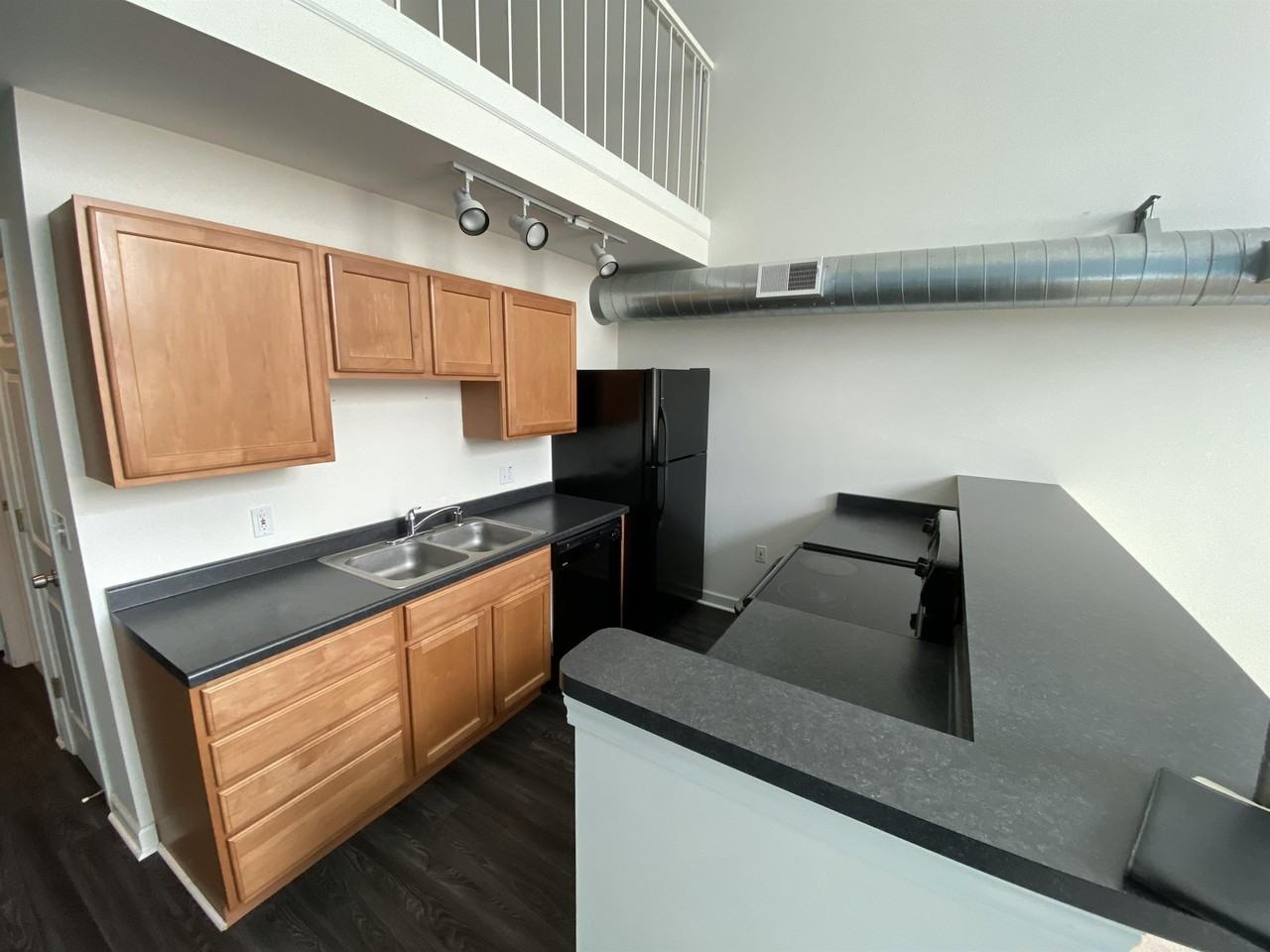 1827 N Martin Luther King Dr - Photo 4 of 11