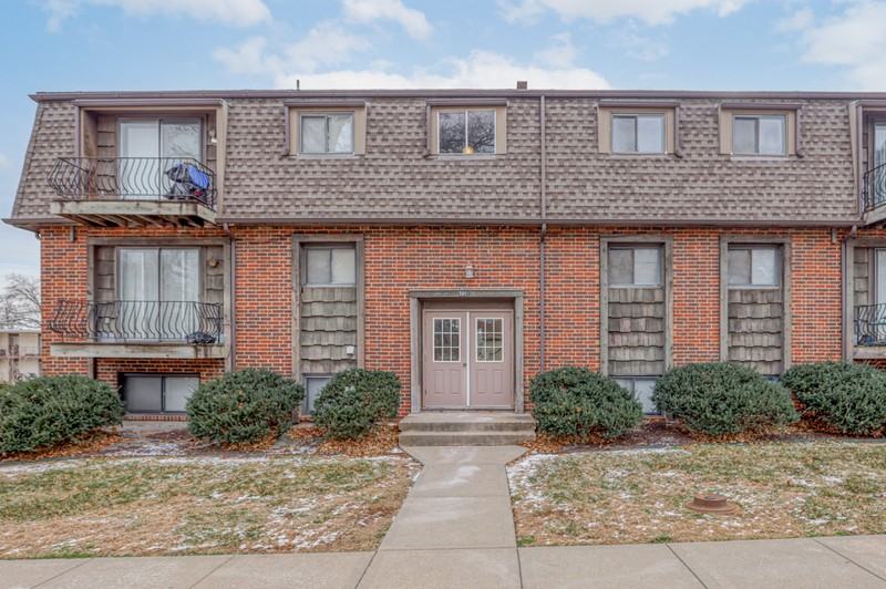 5601 W 58th St - Photo 2 of 26