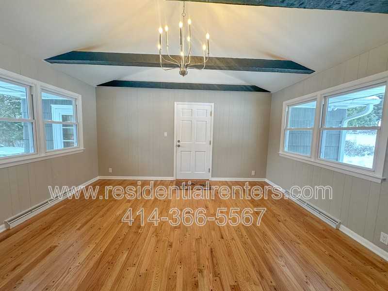 2555 N Calhoun Rd - Photo 6 of 17