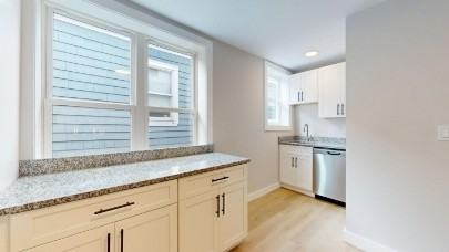 273 Maverick Street - Photo 4 of 11