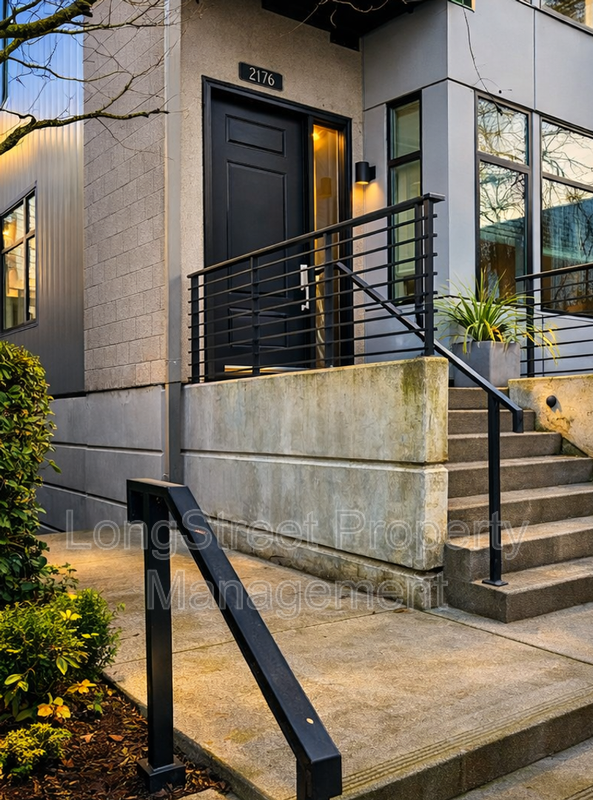 2176 Nw 16th Ave - Photo 3 of 37