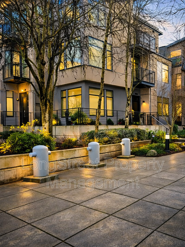 2176 Nw 16th Ave - Photo 4 of 37