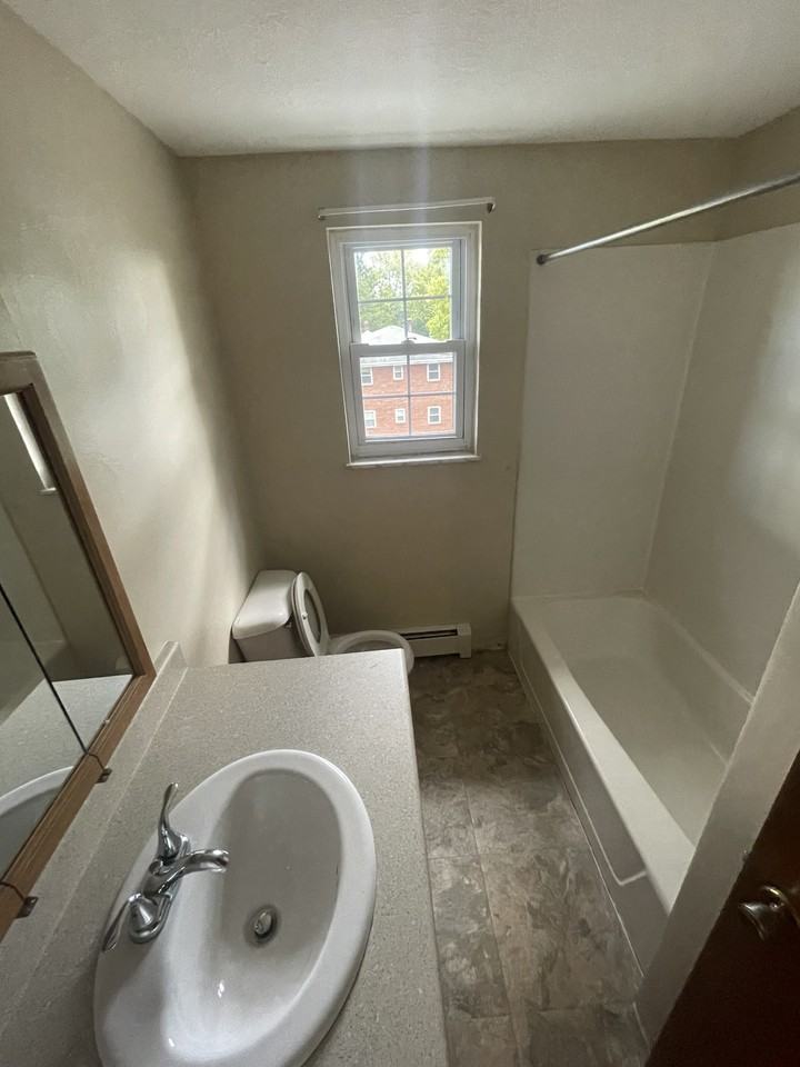 1314 Stevenson Road - Photo 6 of 8