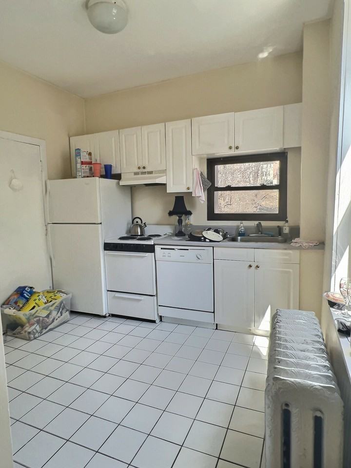 BEACON REALTY TRUST - Photo 3 of 7