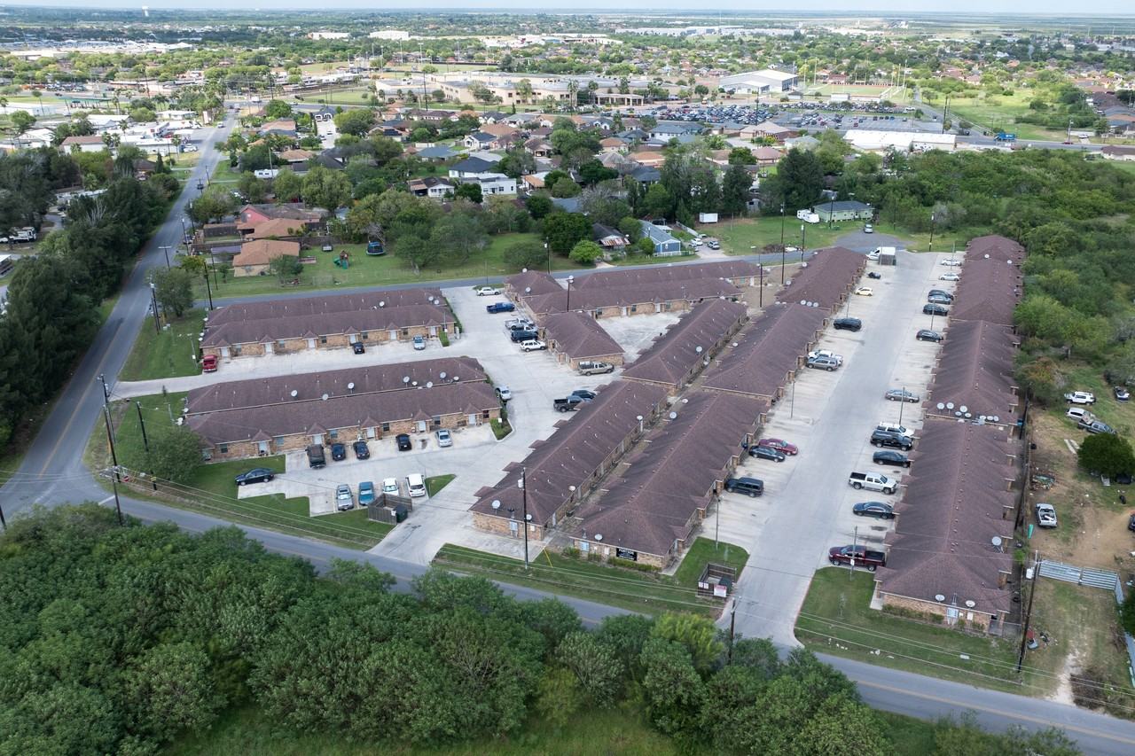 Portside Apartments - Photo 5 of 8