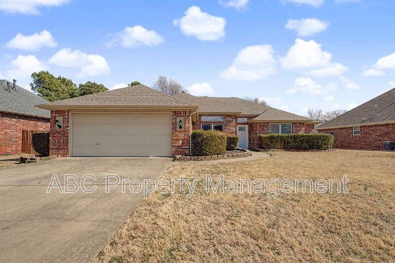 1501 S Breckenridge Loop - Photo 2 of 23