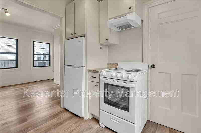 1838 Nw 11th St #2 - Photo 3 of 6