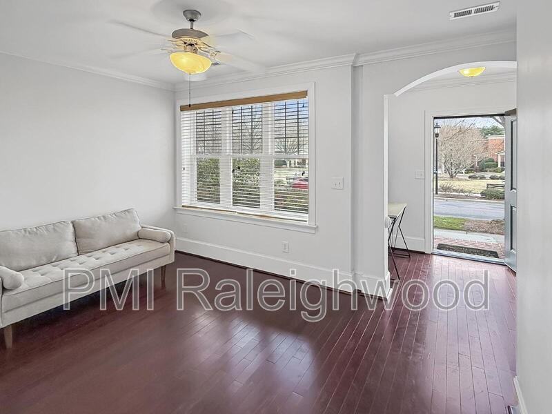 184 Finsbury St - Photo 2 of 22
