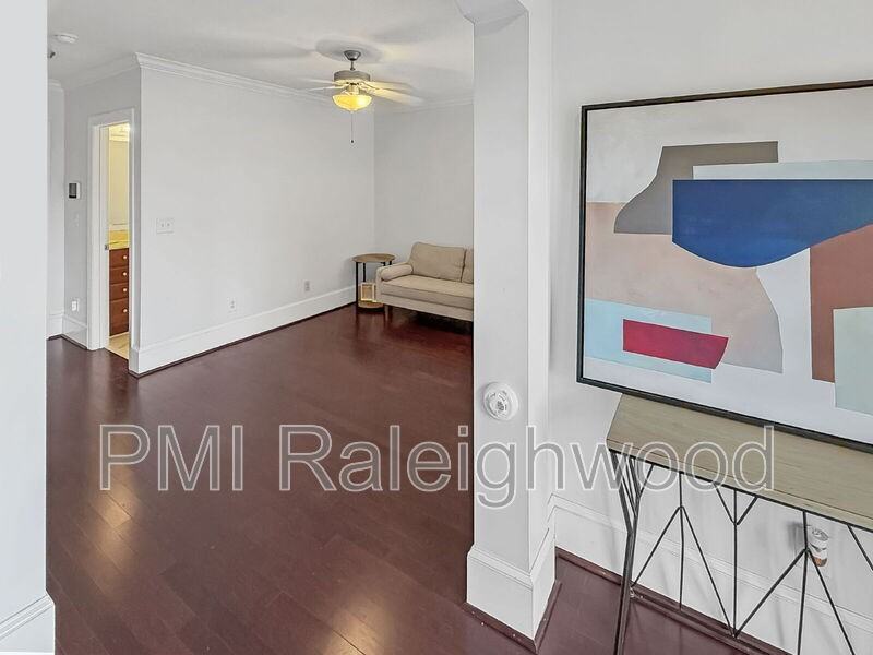 184 Finsbury St - Photo 3 of 22