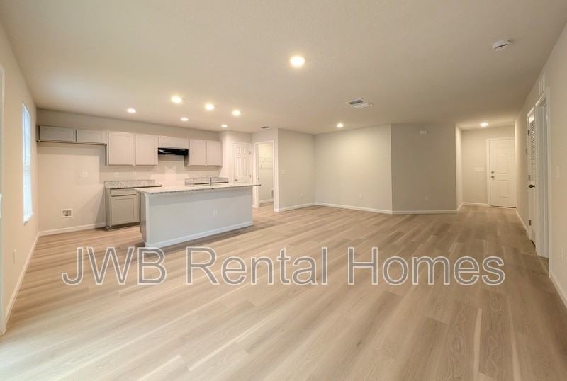 3627 Mcmillan Ave - Photo 6 of 19