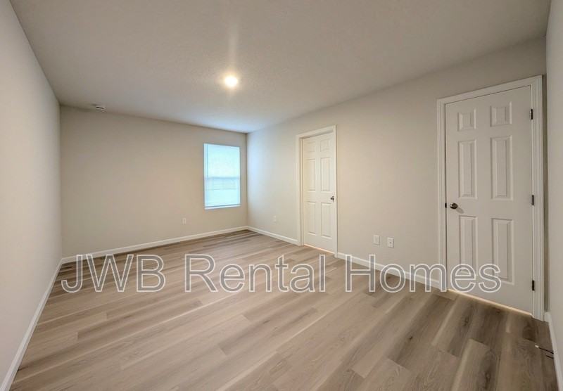 3627 Mcmillan Ave - Photo 7 of 19