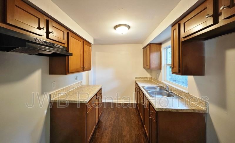 355 Sonora Dr - Photo 3 of 13