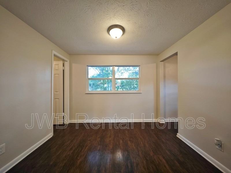 355 Sonora Dr - Photo 5 of 13