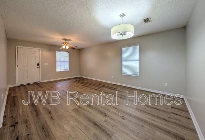 1257 Homard Pl - Photo 5 of 18